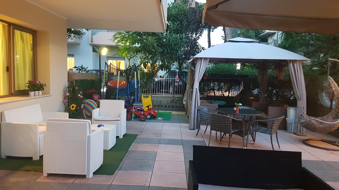Hotel Fucsia ريتشوني المظهر الخارجي الصورة