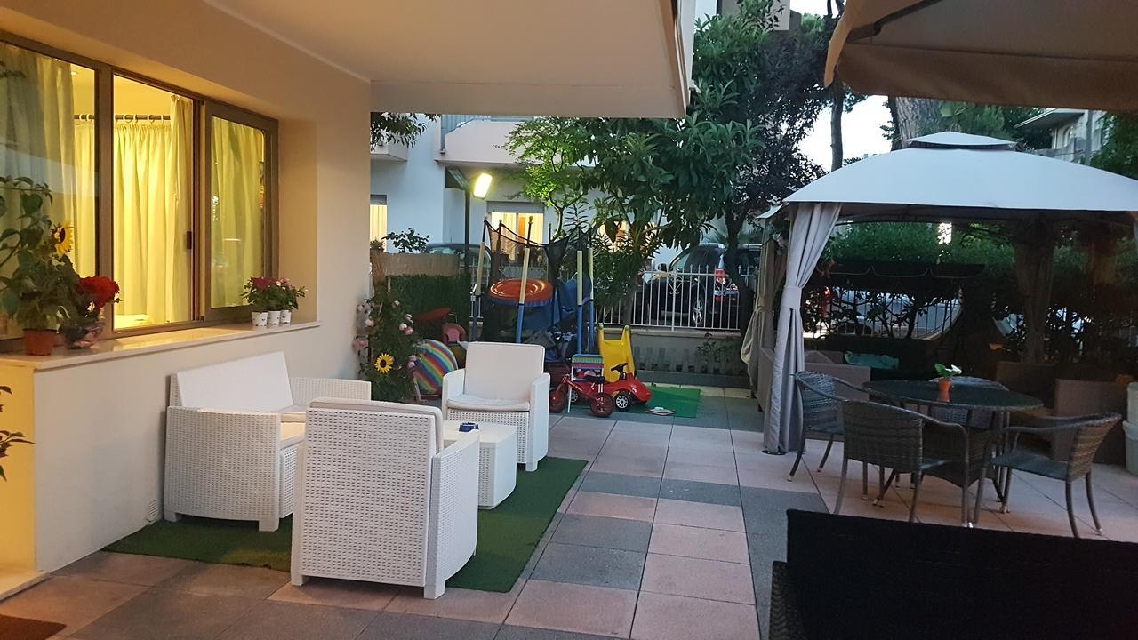 Hotel Fucsia ريتشوني المظهر الخارجي الصورة