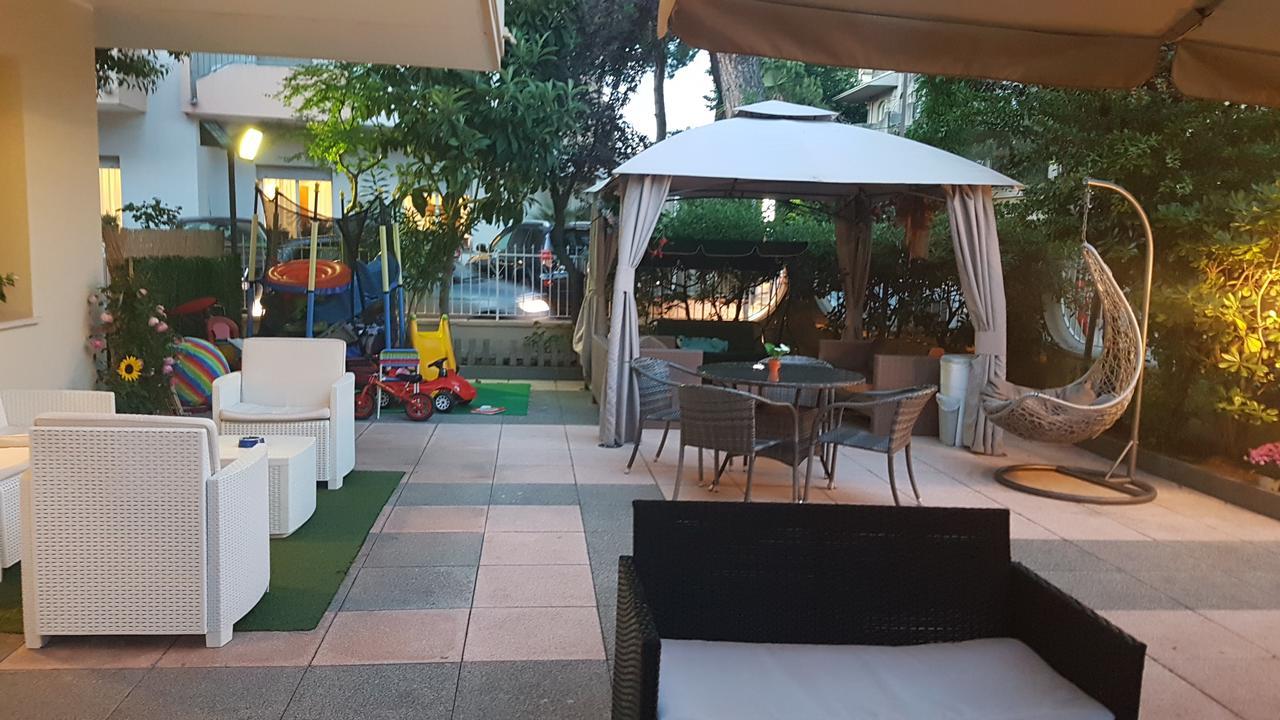 Hotel Fucsia ريتشوني المظهر الخارجي الصورة