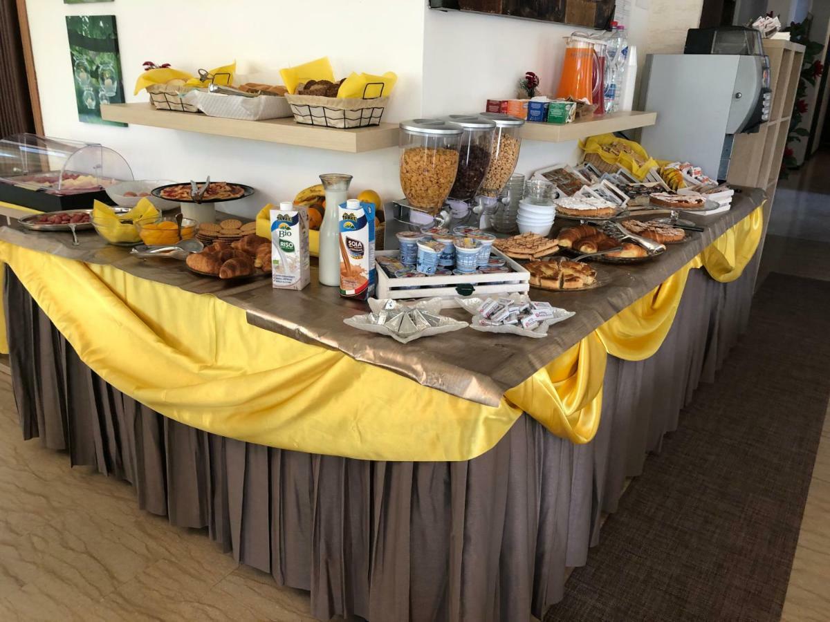 Hotel Fucsia ريتشوني المظهر الخارجي الصورة